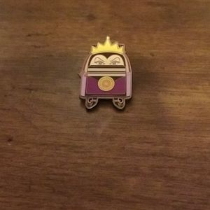 Evil Queen Pin